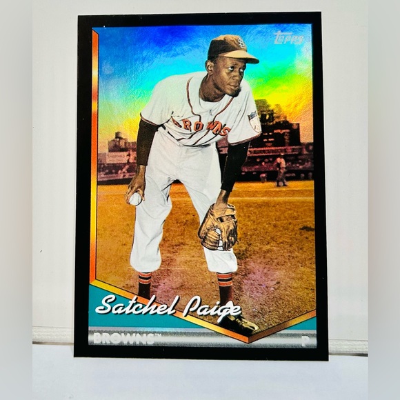 SATCHEL PAIGE St. LOU BROWNS 24 TOPPS RAINBOW REFRACTOR/ BLACK BORDER. (MINT+)!! - Picture 2 of 4